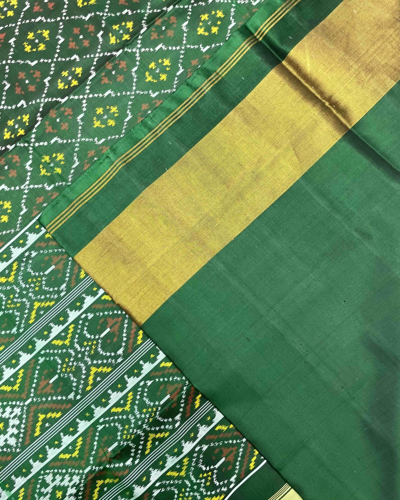 Green Buttonful Patola Saree - SindhoiPatolaArt