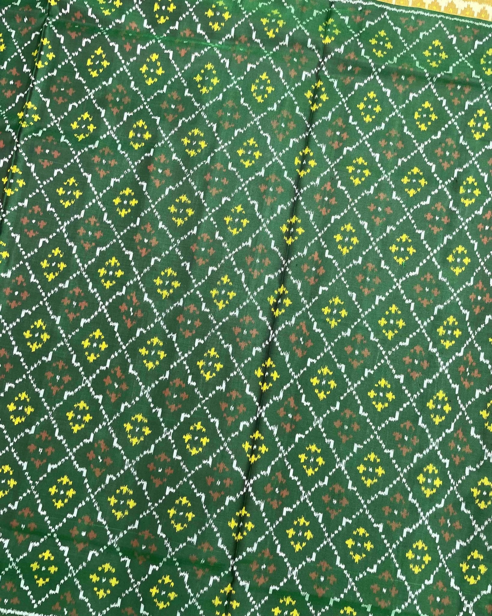 Green Buttonful Patola Saree - SindhoiPatolaArt