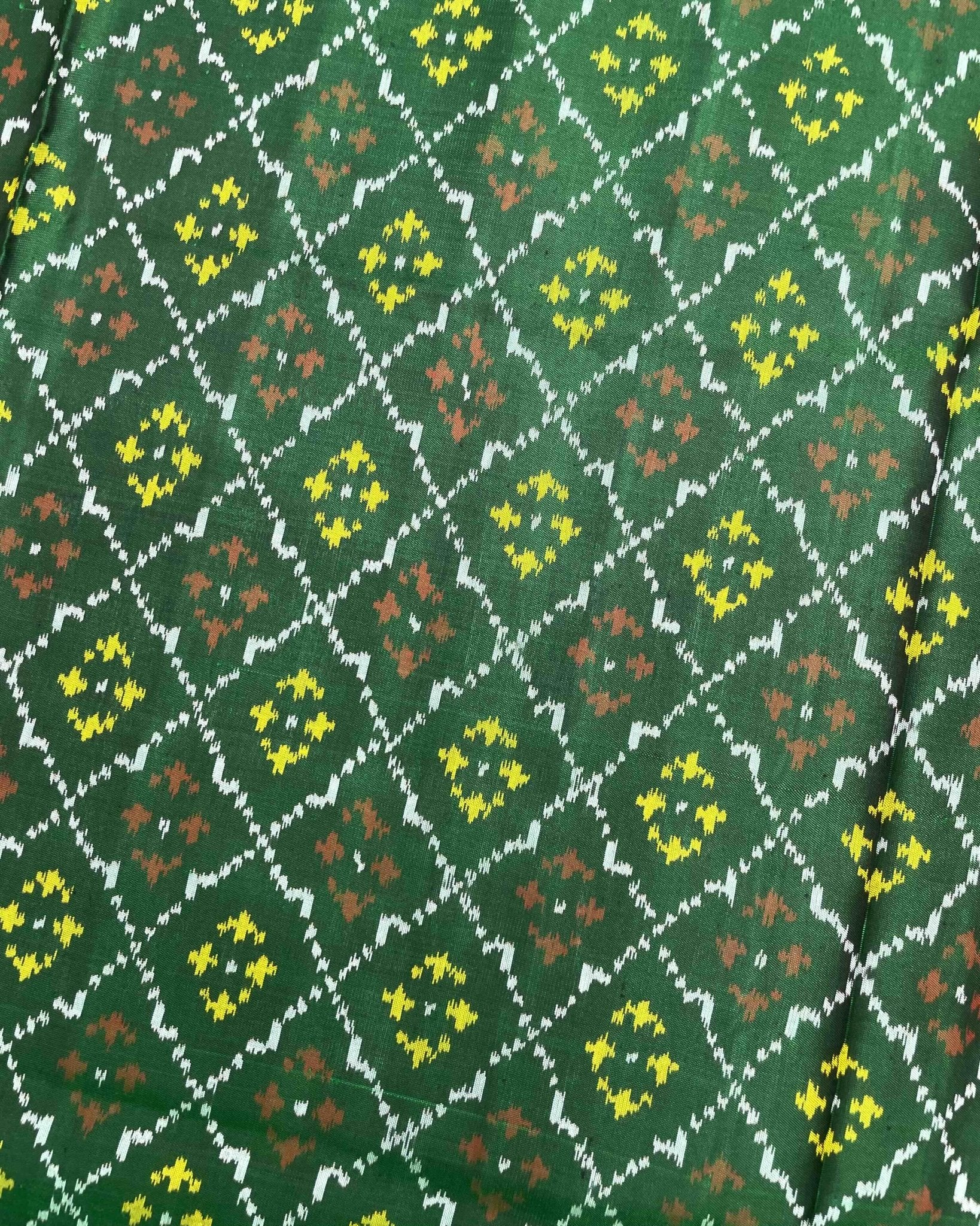 Green Buttonful Patola Saree - SindhoiPatolaArt