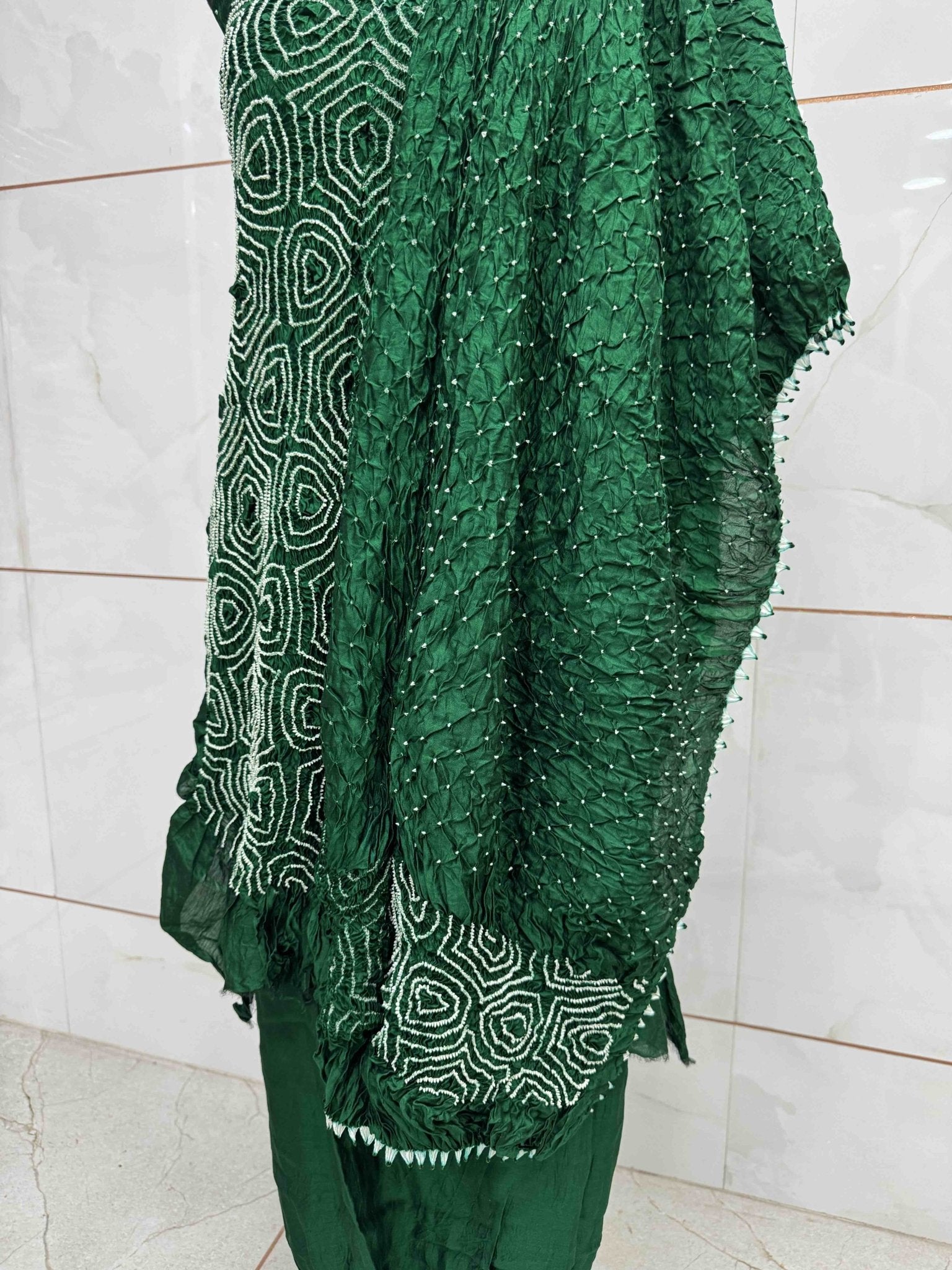 Green Chiniya Silk Bandhani Dress Material - SindhoiPatolaArt