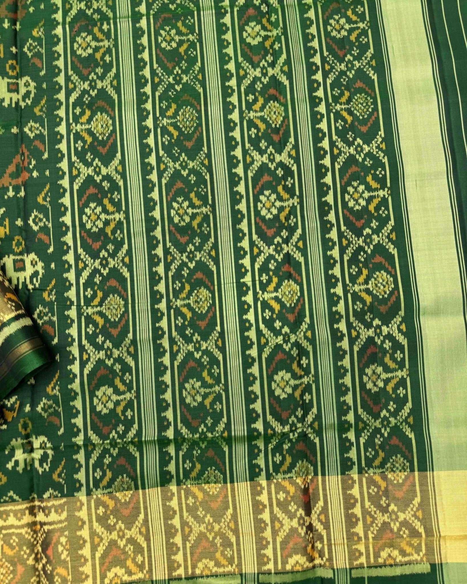 Green Narikunj Patola Saree - SindhoiPatolaArt