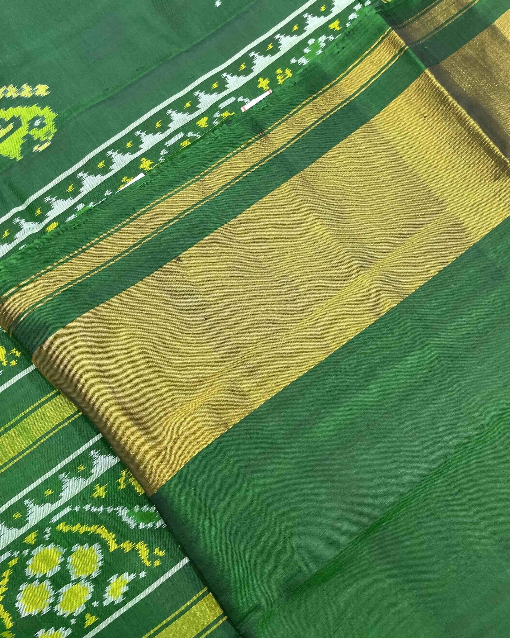 Green Narikunj with Scut Border Patola Saree - SindhoiPatolaArt