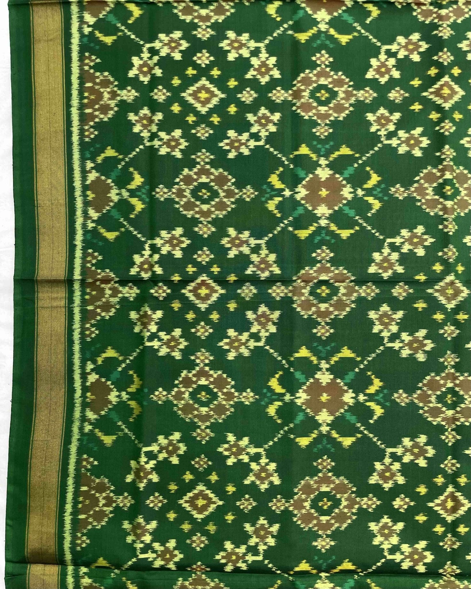 Green Navratan Patola Dupatta - SindhoiPatolaArt