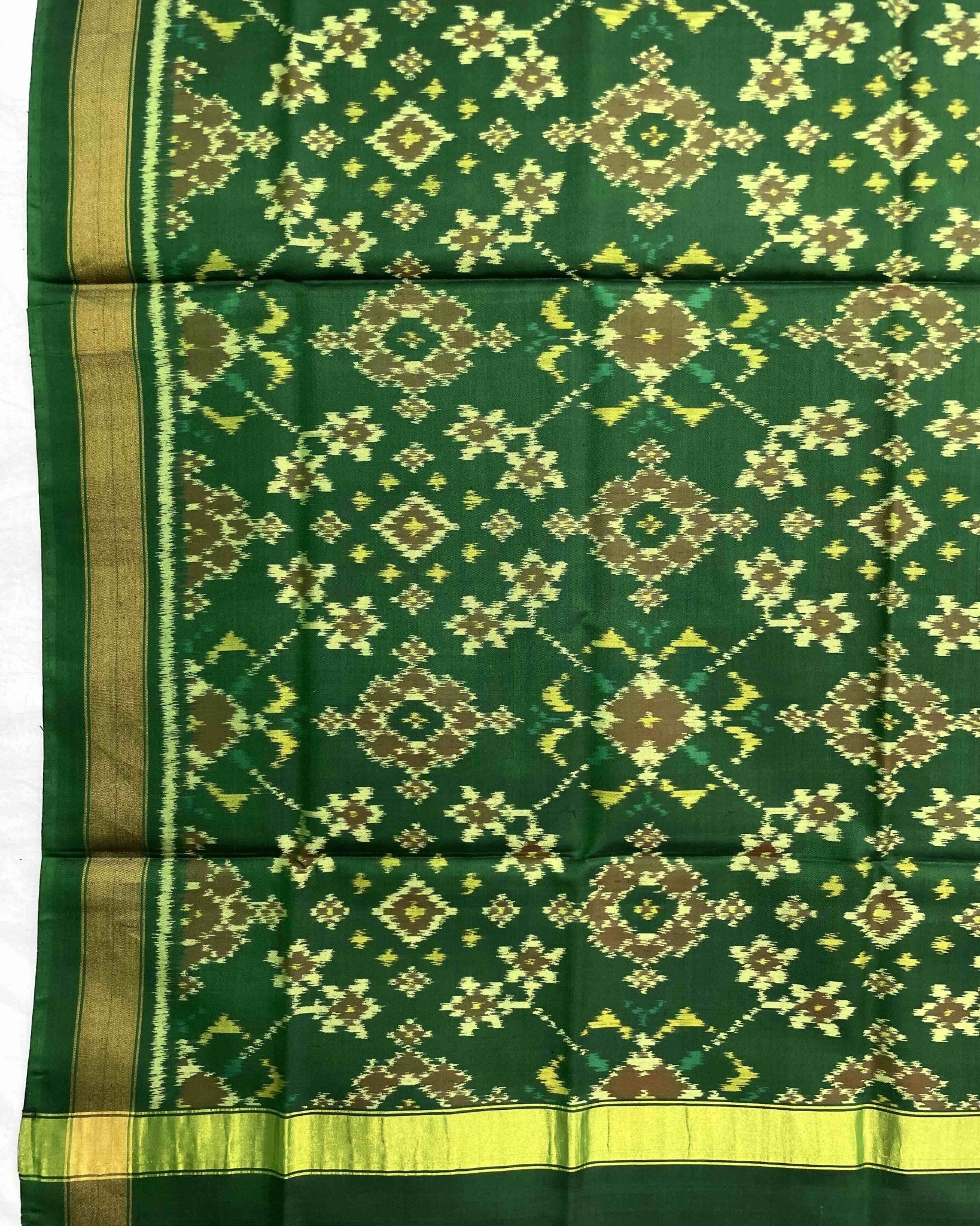Green Navratan Patola Dupatta - SindhoiPatolaArt