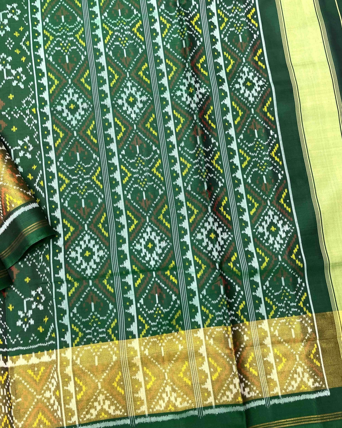 Green Navratan Patola Saree - SindhoiPatolaArt