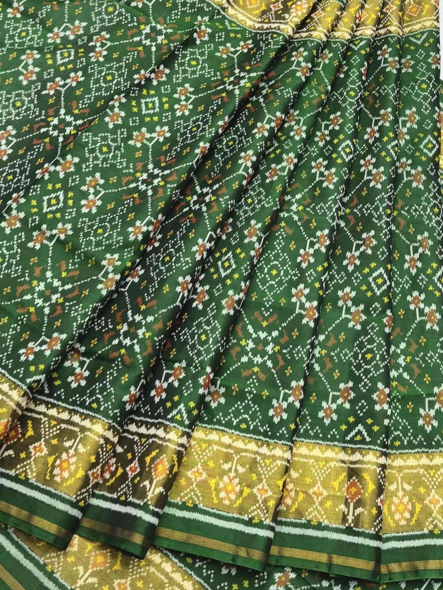 Green Navratan Rajkot Patola Saree - SindhoiPatolaArt