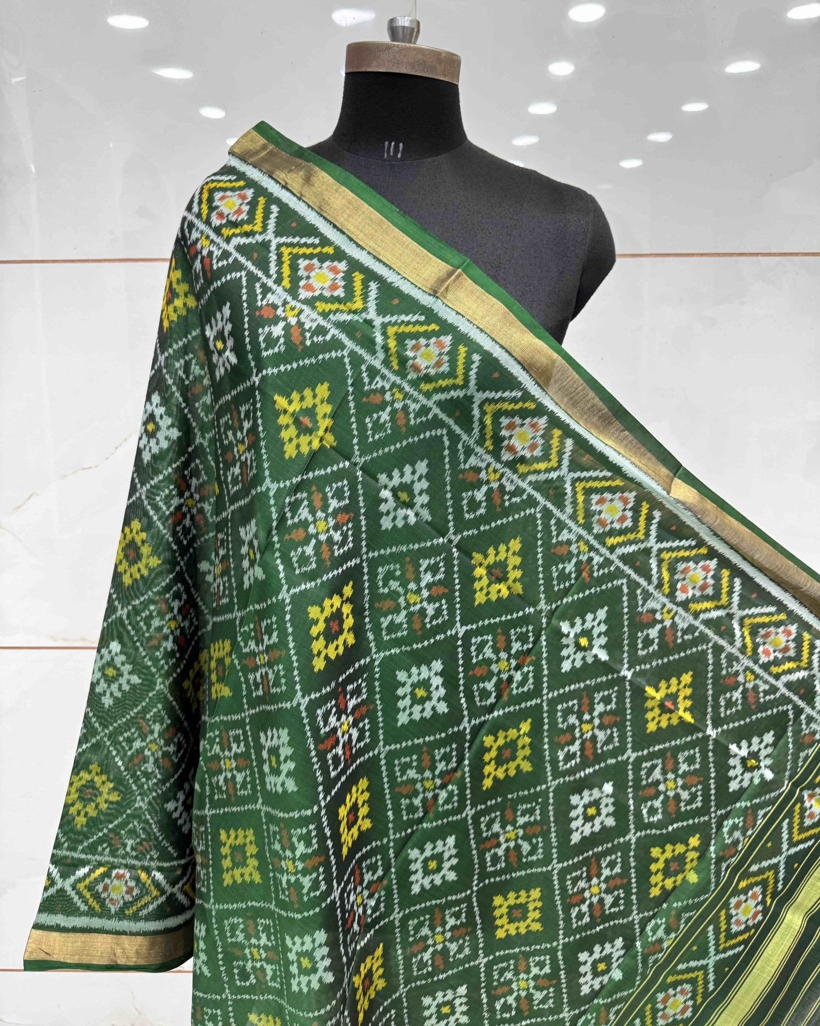 Green Panchanda Patola Dupatta - SindhoiPatolaArt