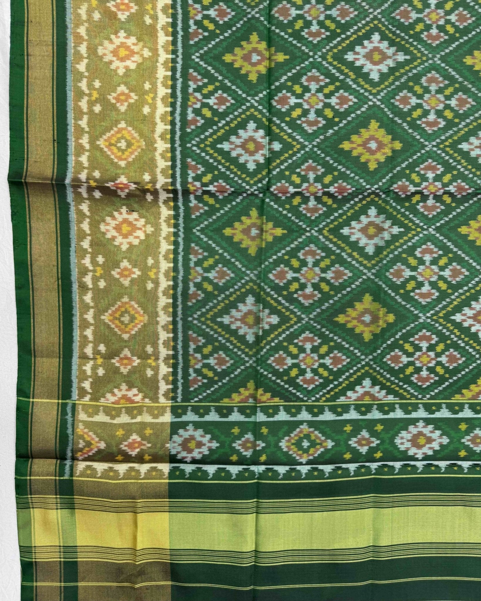 Green Panchanda Patola Dupatta - SindhoiPatolaArt
