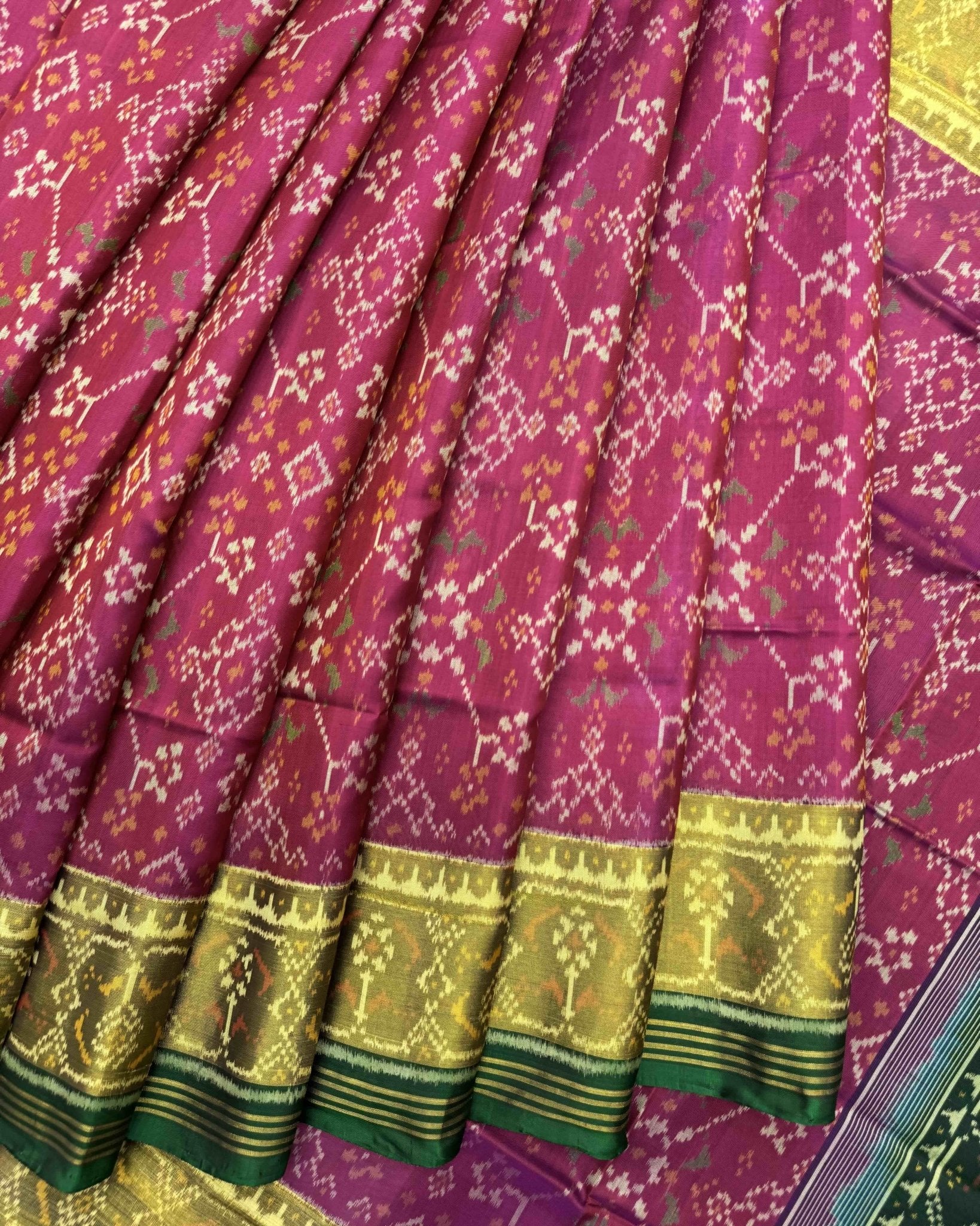 Green & Pink Navratan Patola Saree - SindhoiPatolaArt