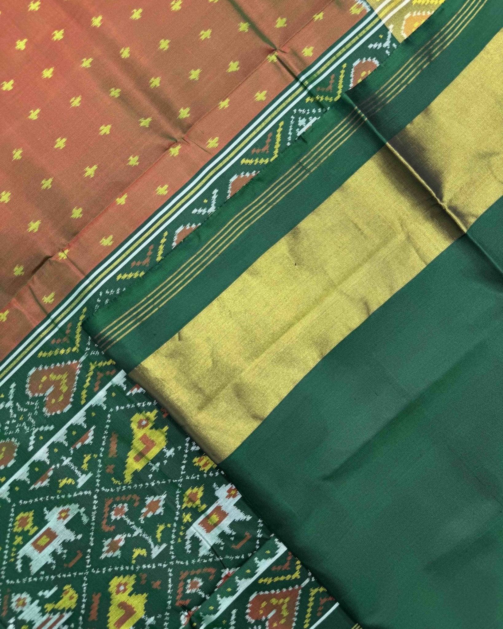 Green & Rust Doted with Peacock Scut Border Patola Saree - SindhoiPatolaArt