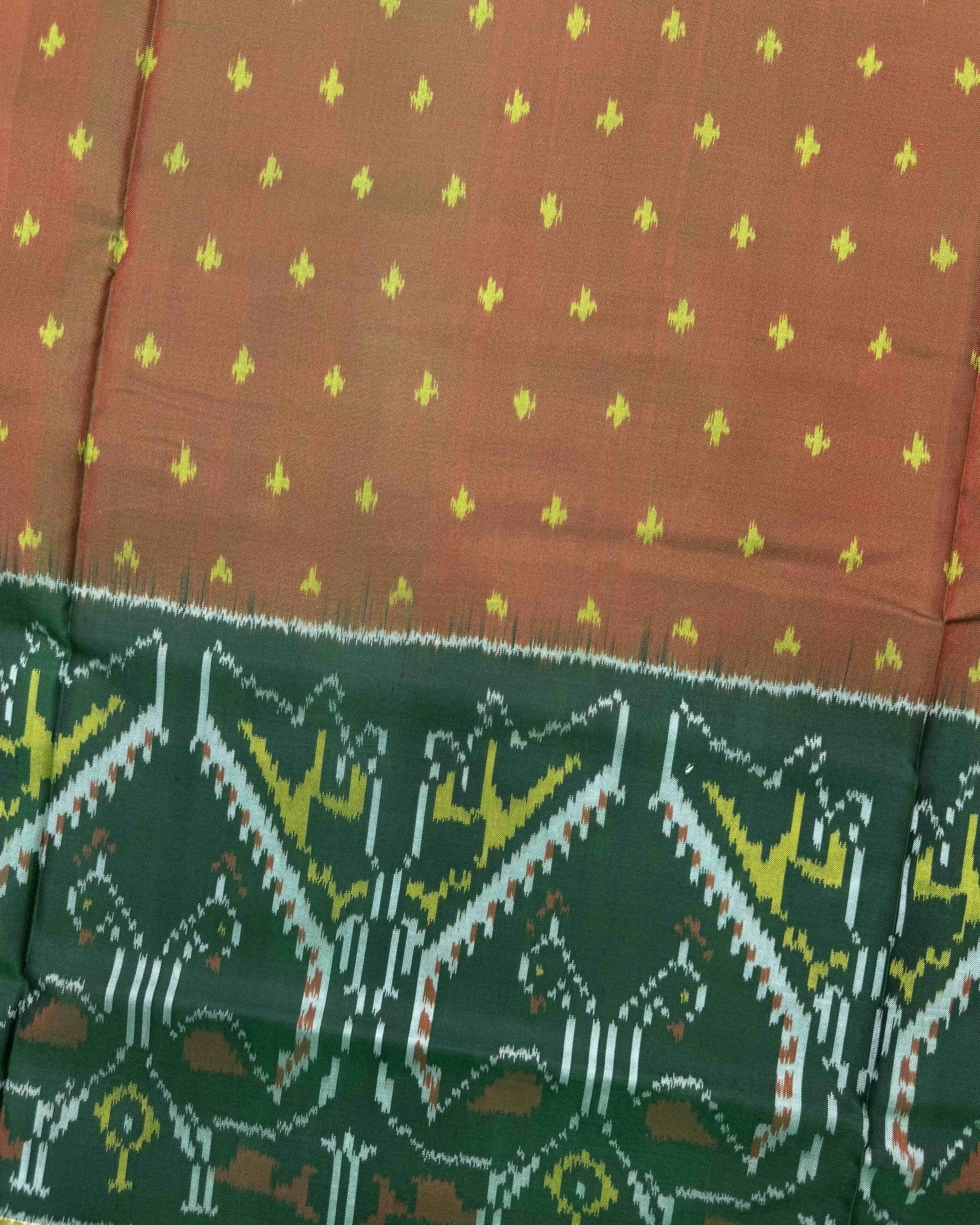 Green & Rust Doted with Peacock Scut Border Patola Saree - SindhoiPatolaArt