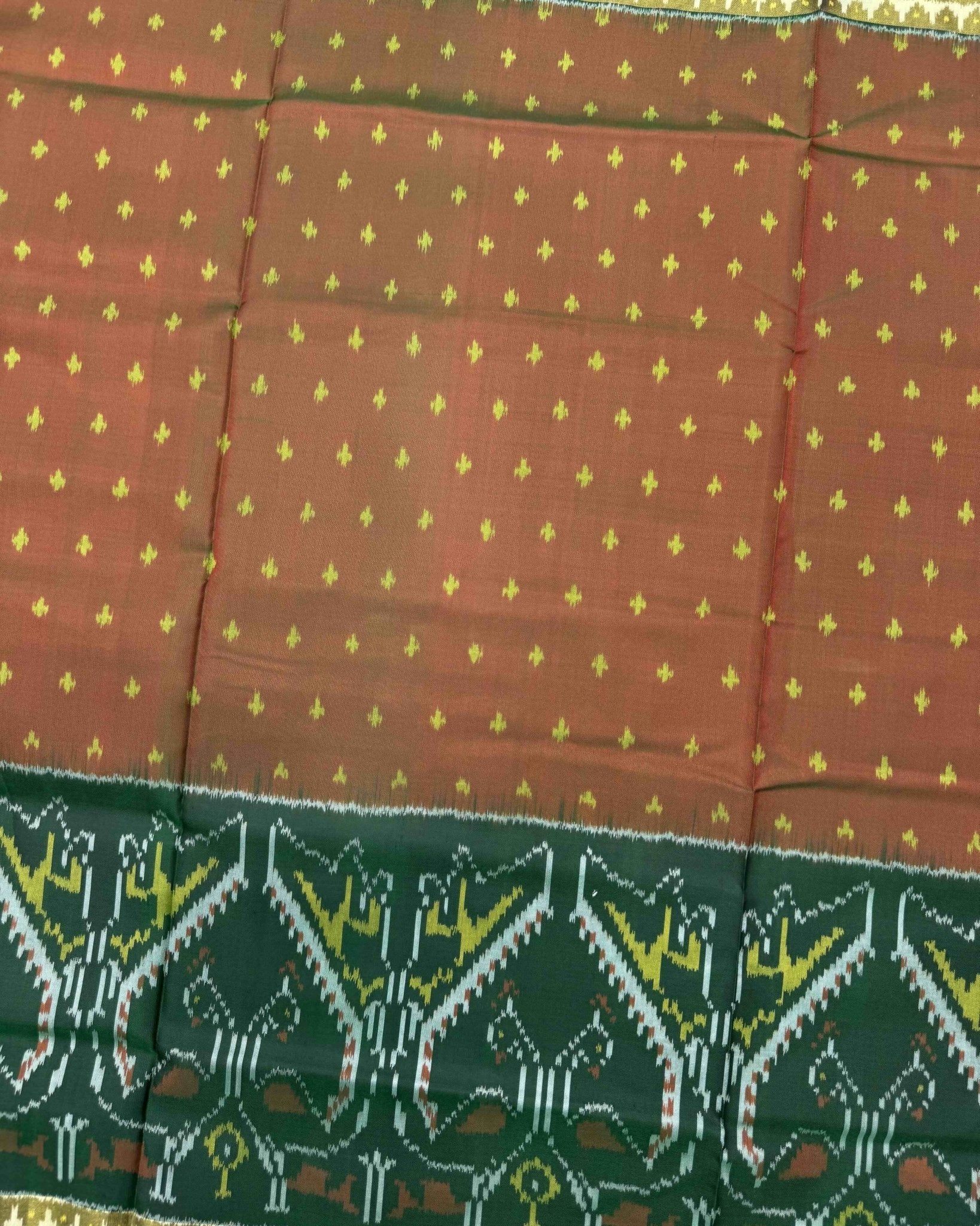 Green & Rust Doted with Peacock Scut Border Patola Saree - SindhoiPatolaArt
