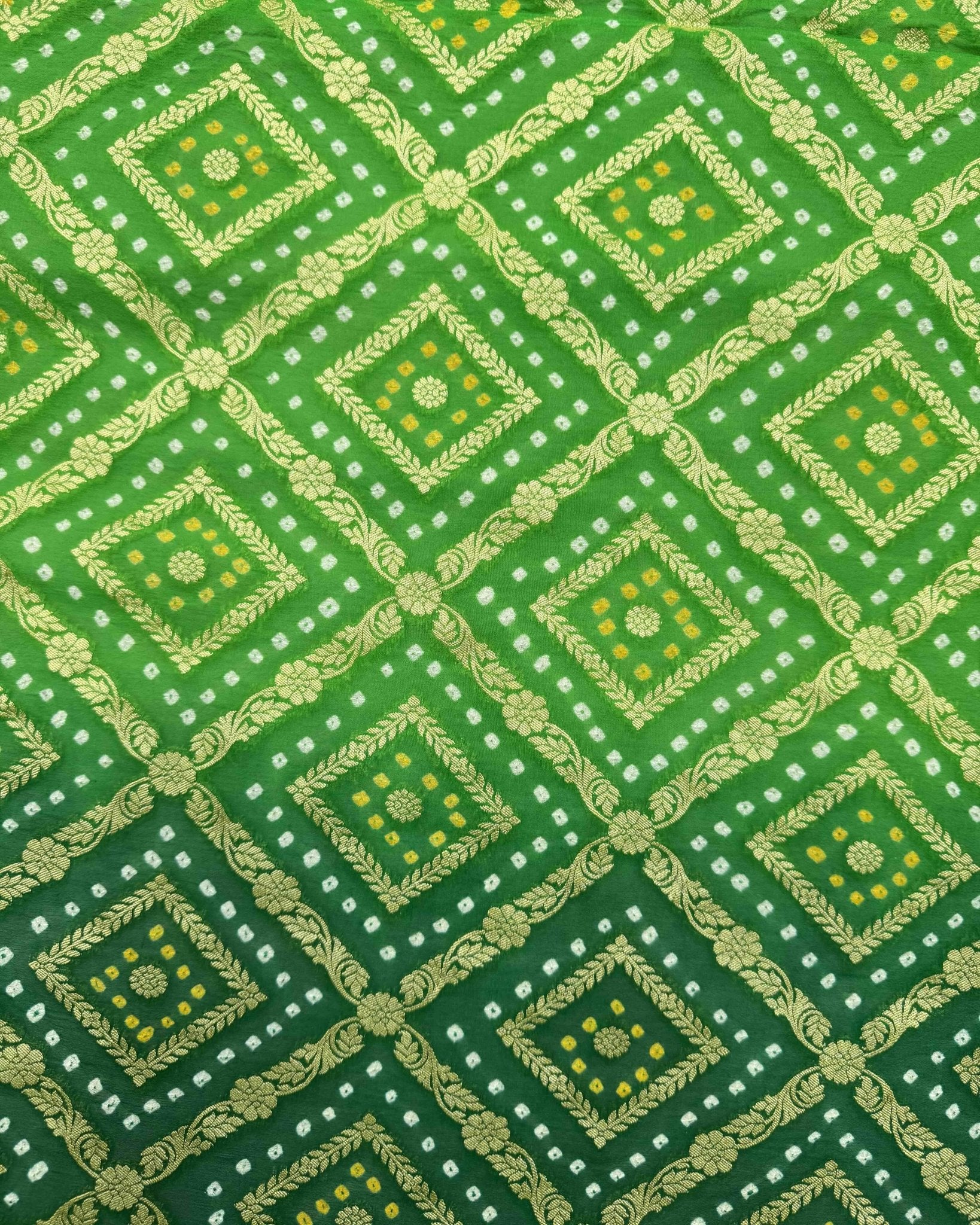 Green Shaded Georgette Bandhani Saree - SindhoiPatolaArt