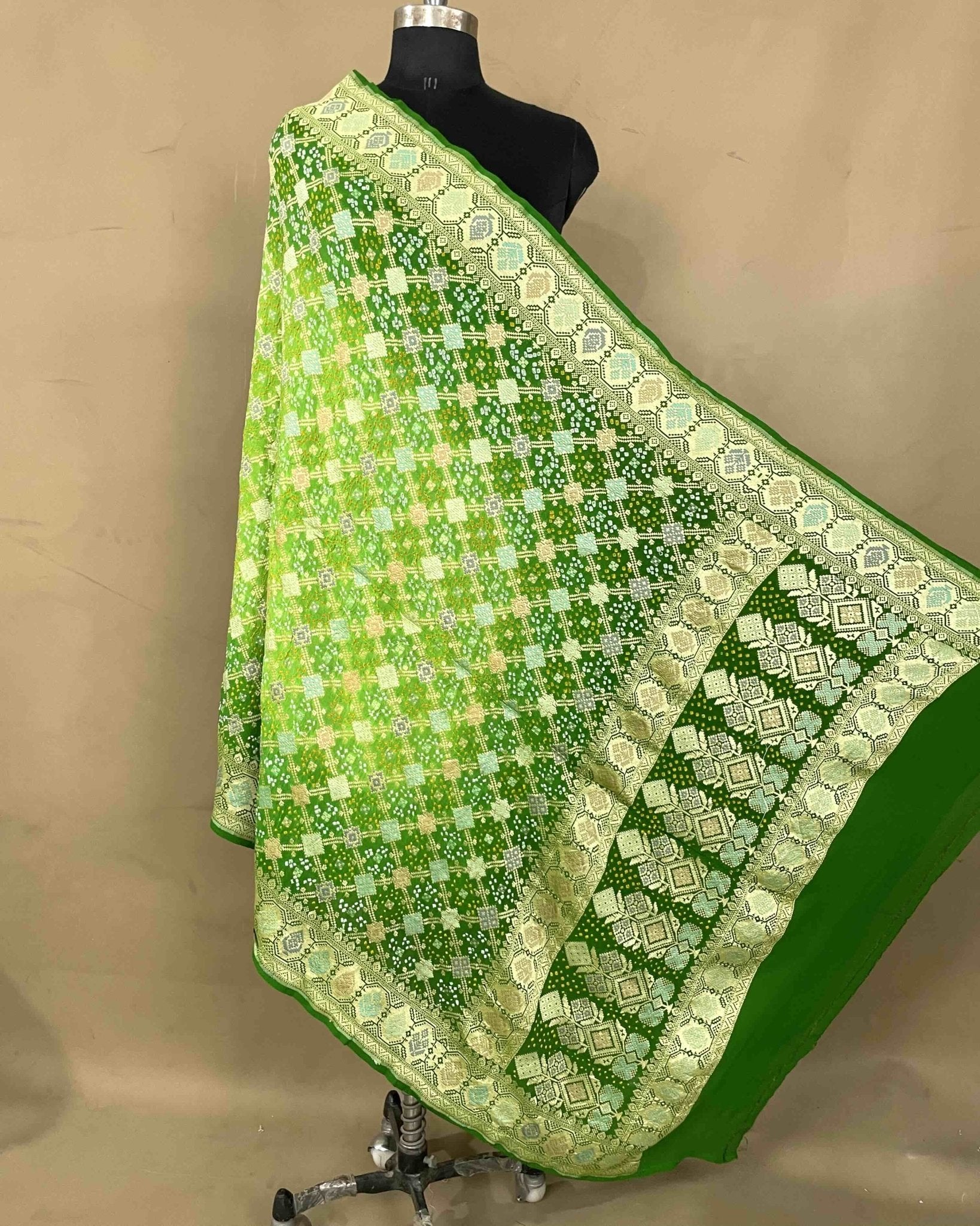 Green Shaded Meenakari Bandhani Dupatta - SindhoiPatolaArt