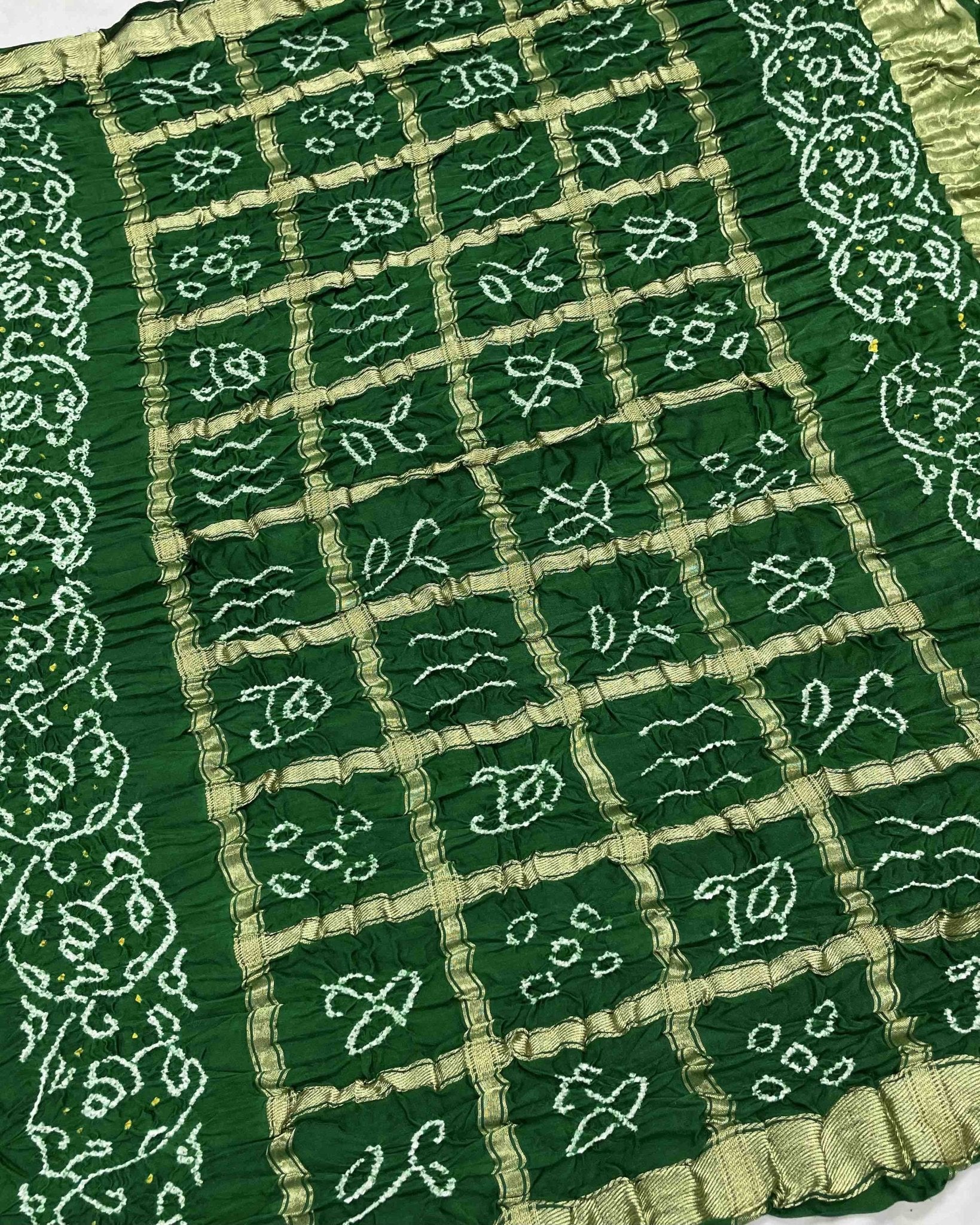 Green with Chex Pallu Gajji Silk Bandhani Saree - SindhoiPatolaArt
