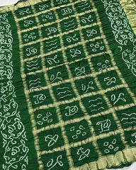 Green with Chex Pallu Gajji Silk Bandhani Saree - SindhoiPatolaArt