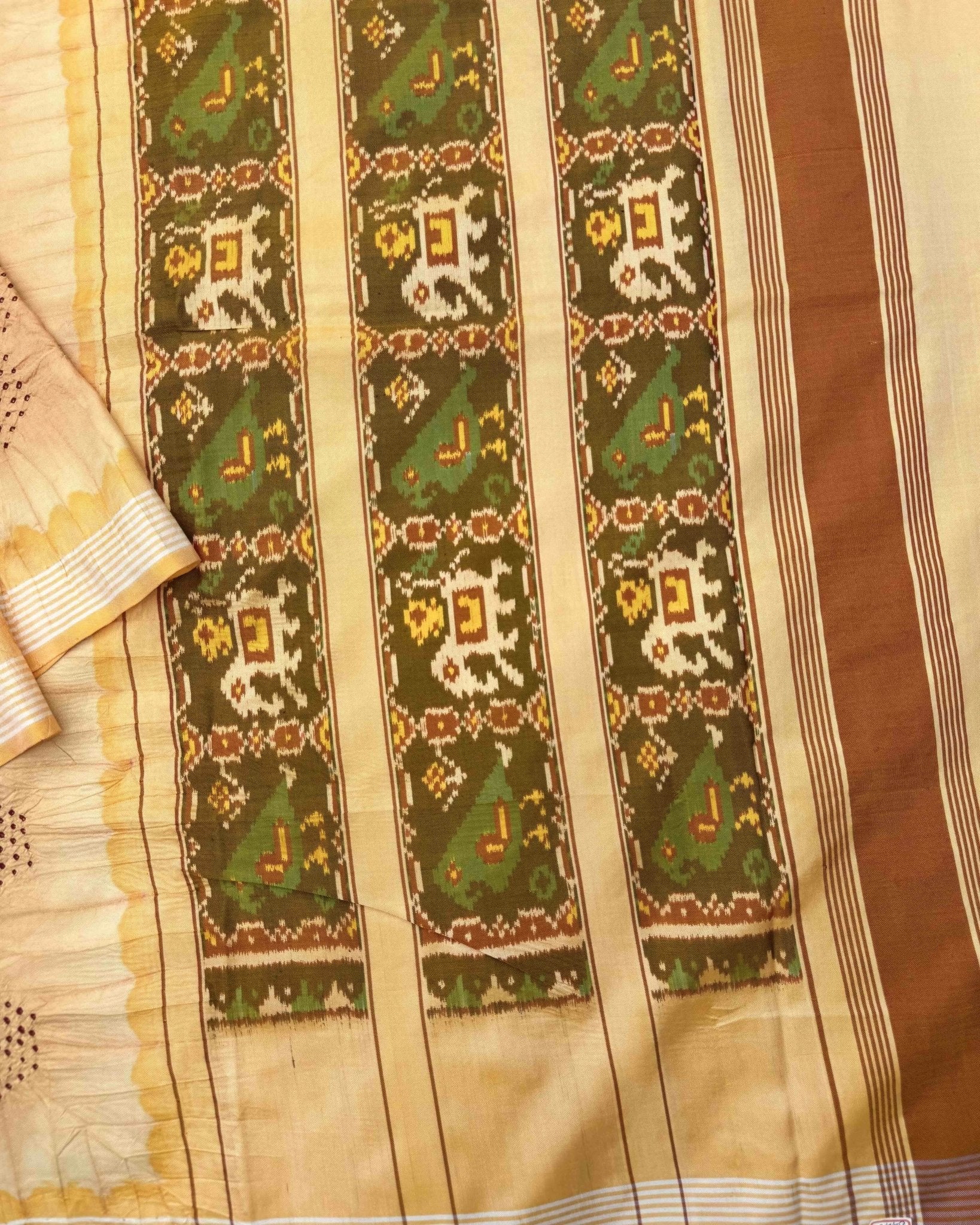 Light Peach Bandhani Patola Saree - SindhoiPatolaArt
