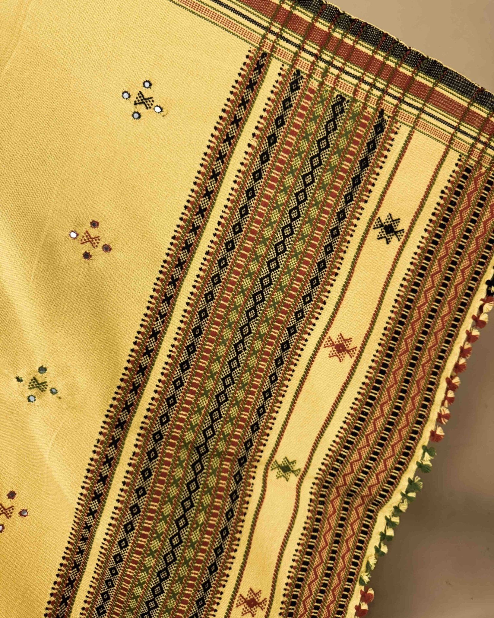 Light Yellow Chomukh Mirror Kutchi Woolen Shawl - SindhoiPatolaArt