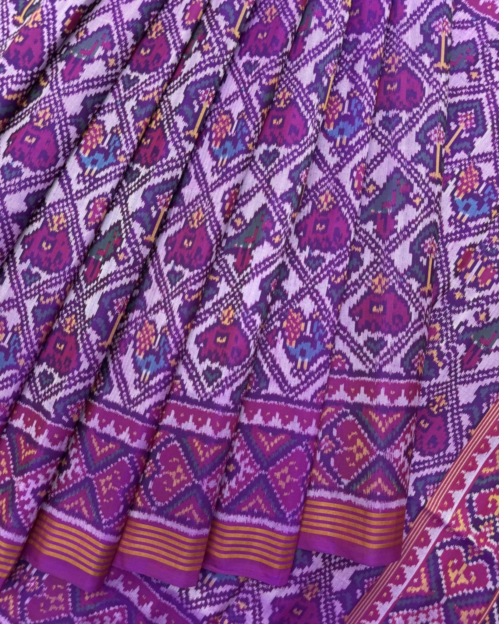 Magenta Purple & Purplish White Narikunj Semi Double Ikat Patola Saree - SindhoiPatolaArt