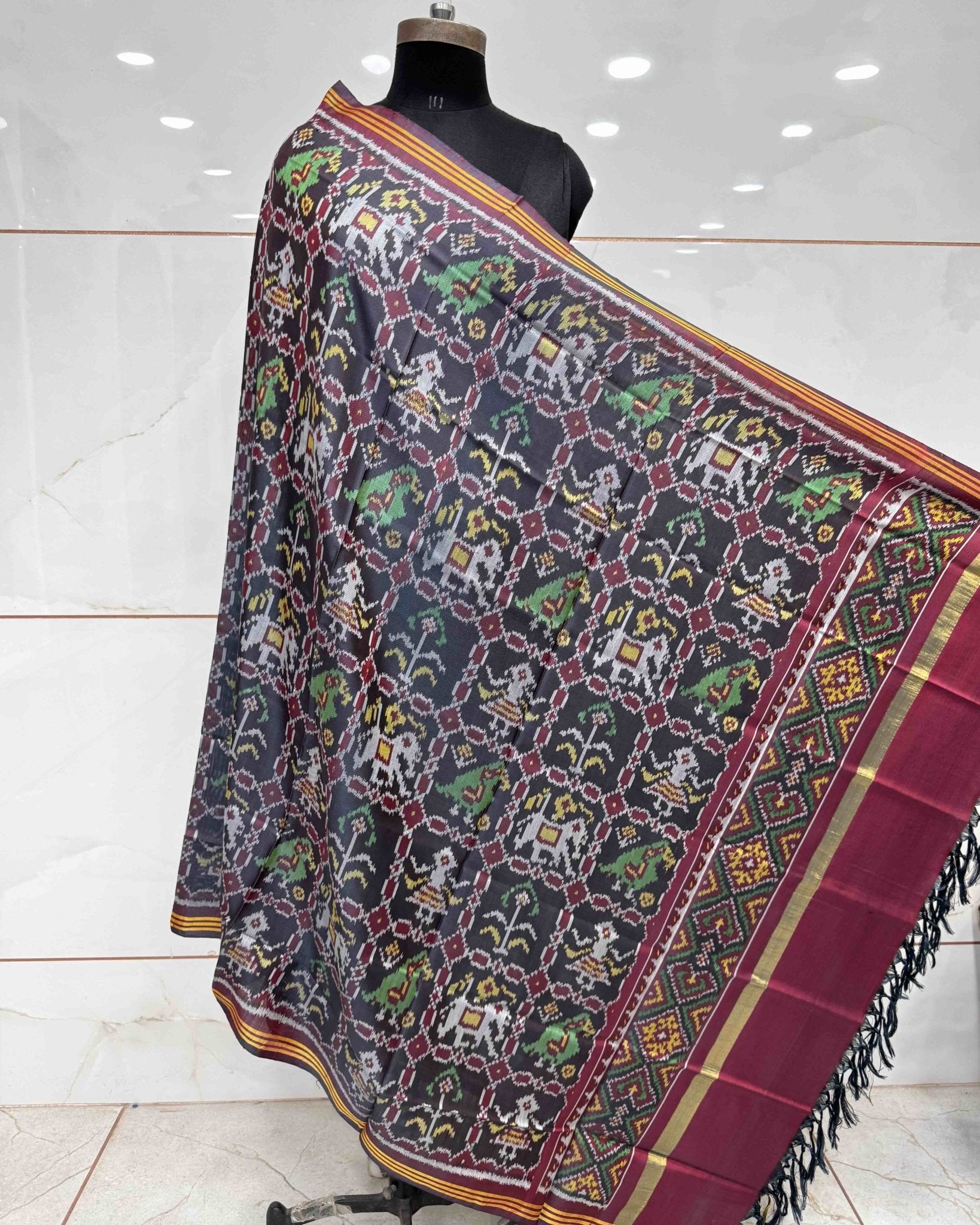 Maroon & Grey Narikunj Semi Double Ikat Patola Dupatta - SindhoiPatolaArt