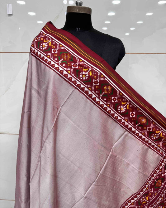 Maroon & Light Onion Plain Double Ikat Patola Dupatta - SindhoiPatolaArt