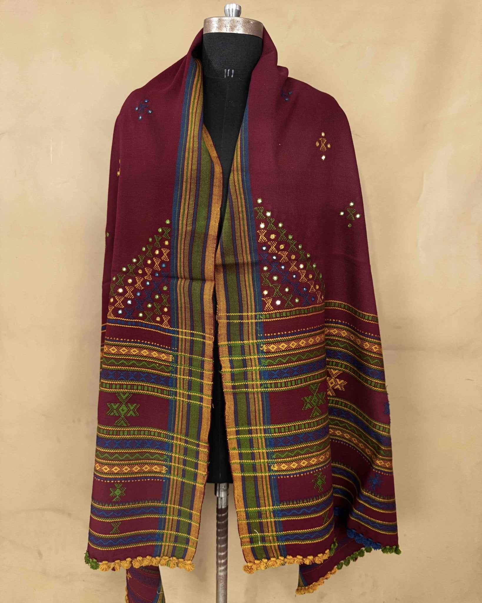 Maroon Red Butta Mirror & Corner Mirror Kutchi Woolen Shawl - SindhoiPatolaArt