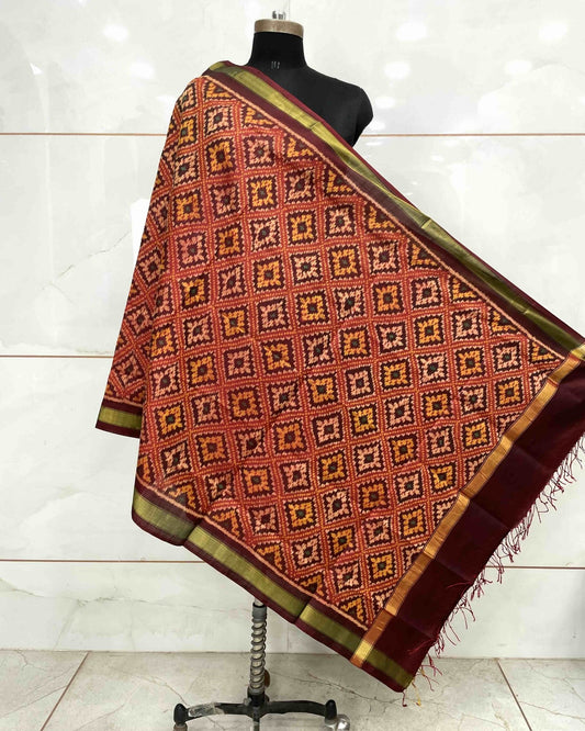 Maroon & Red Panchanda Patola Dupatta - SindhoiPatolaArt