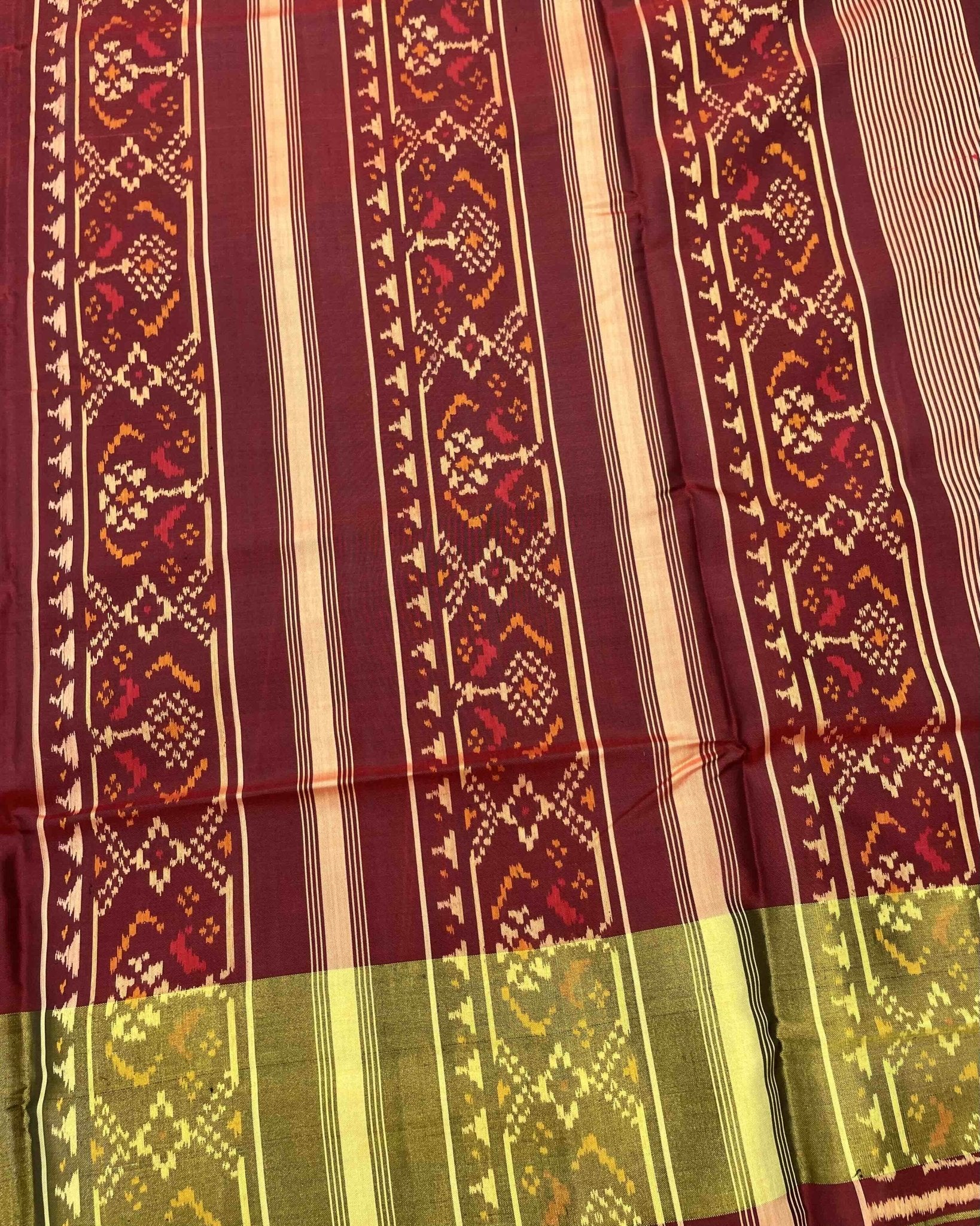 Maroon & Yellow Doted with Narikunj Scut Border Patola Saree - SindhoiPatolaArt