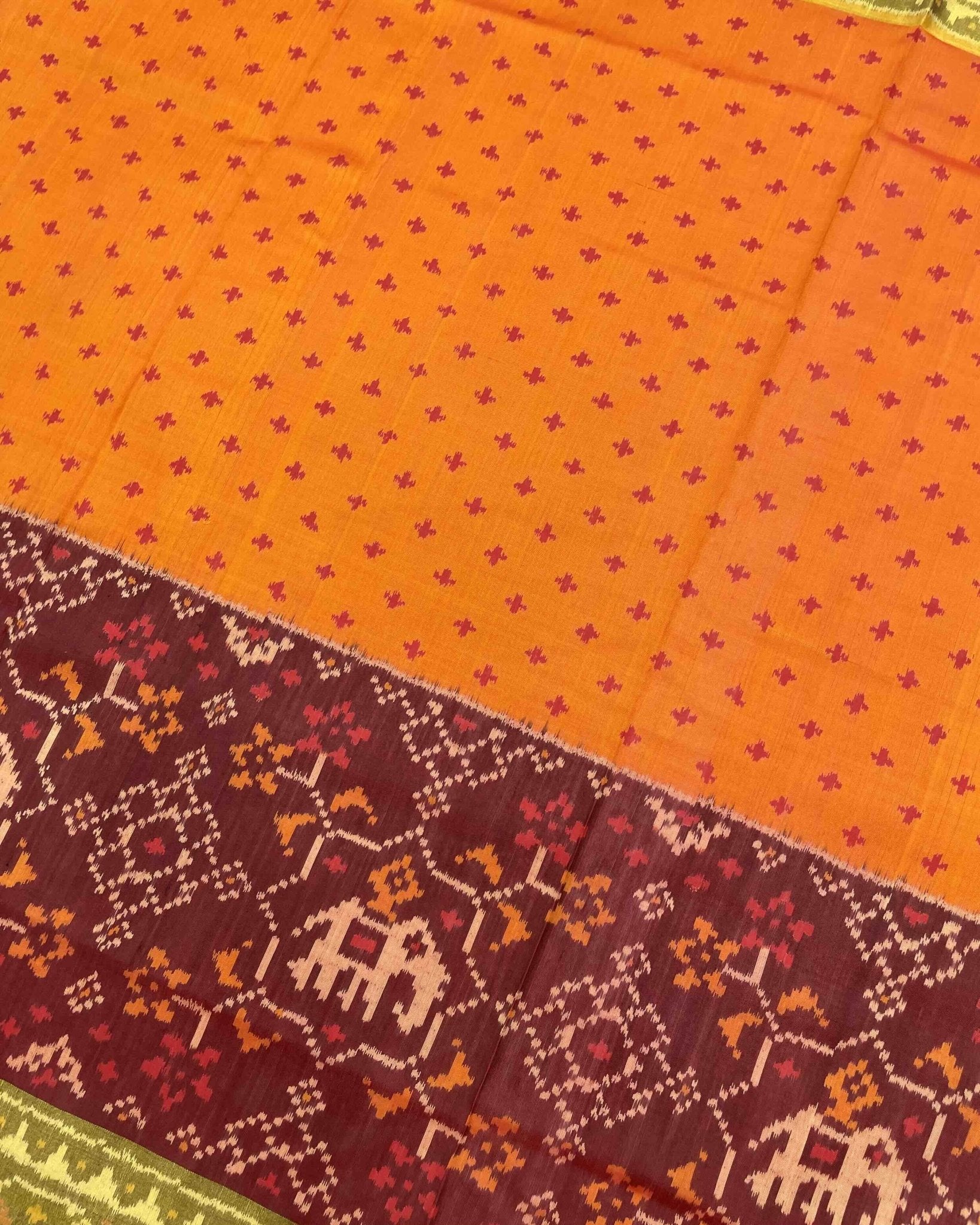 Maroon & Yellow Doted with Narikunj Scut Border Patola Saree - SindhoiPatolaArt