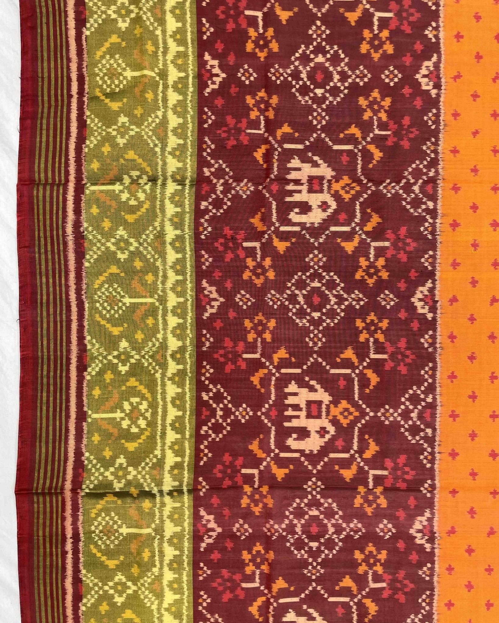 Maroon & Yellow Doted with Narikunj Scut Border Patola Saree - SindhoiPatolaArt
