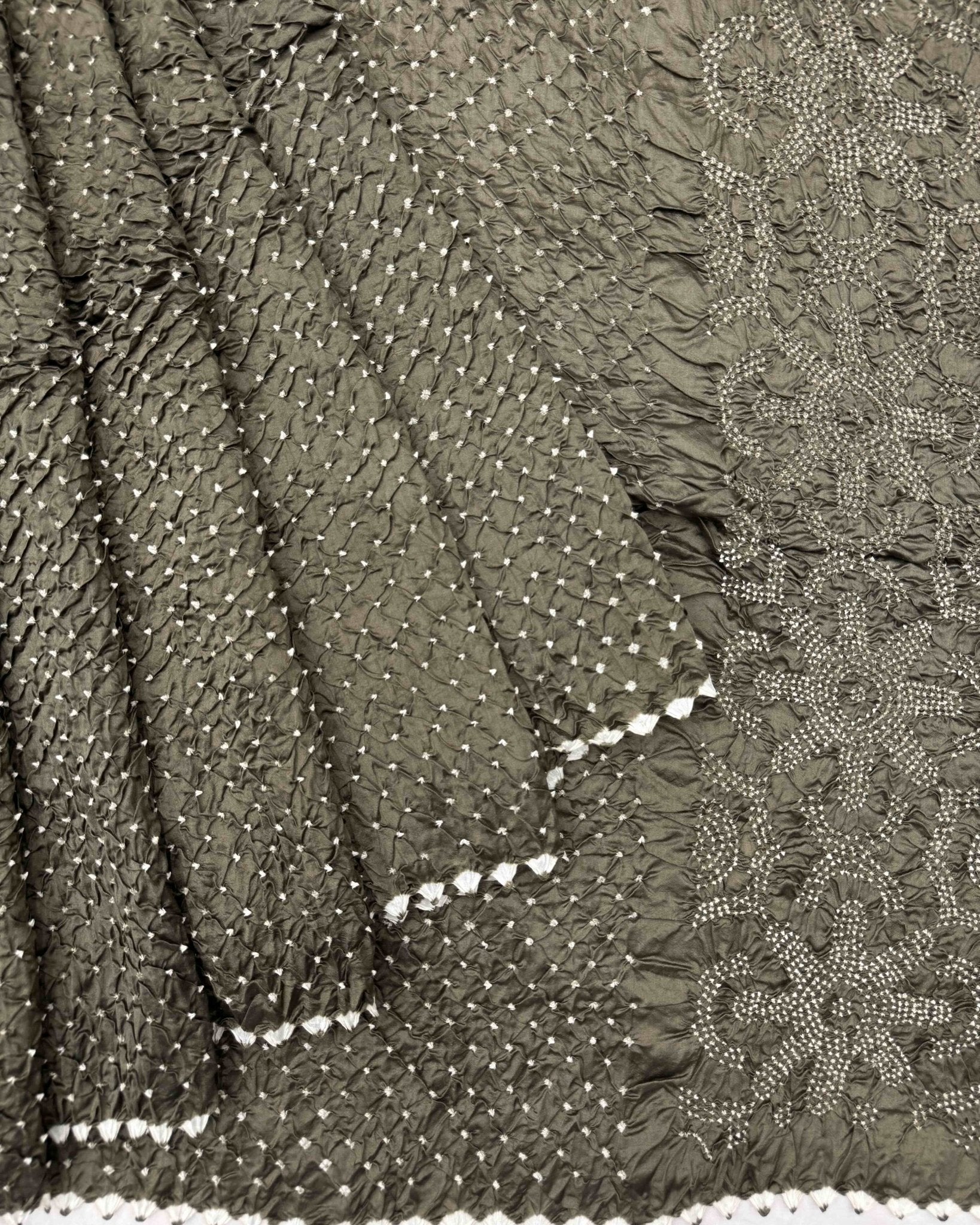 Mehendi Chiniya Bandhani Saree - SindhoiPatolaArt