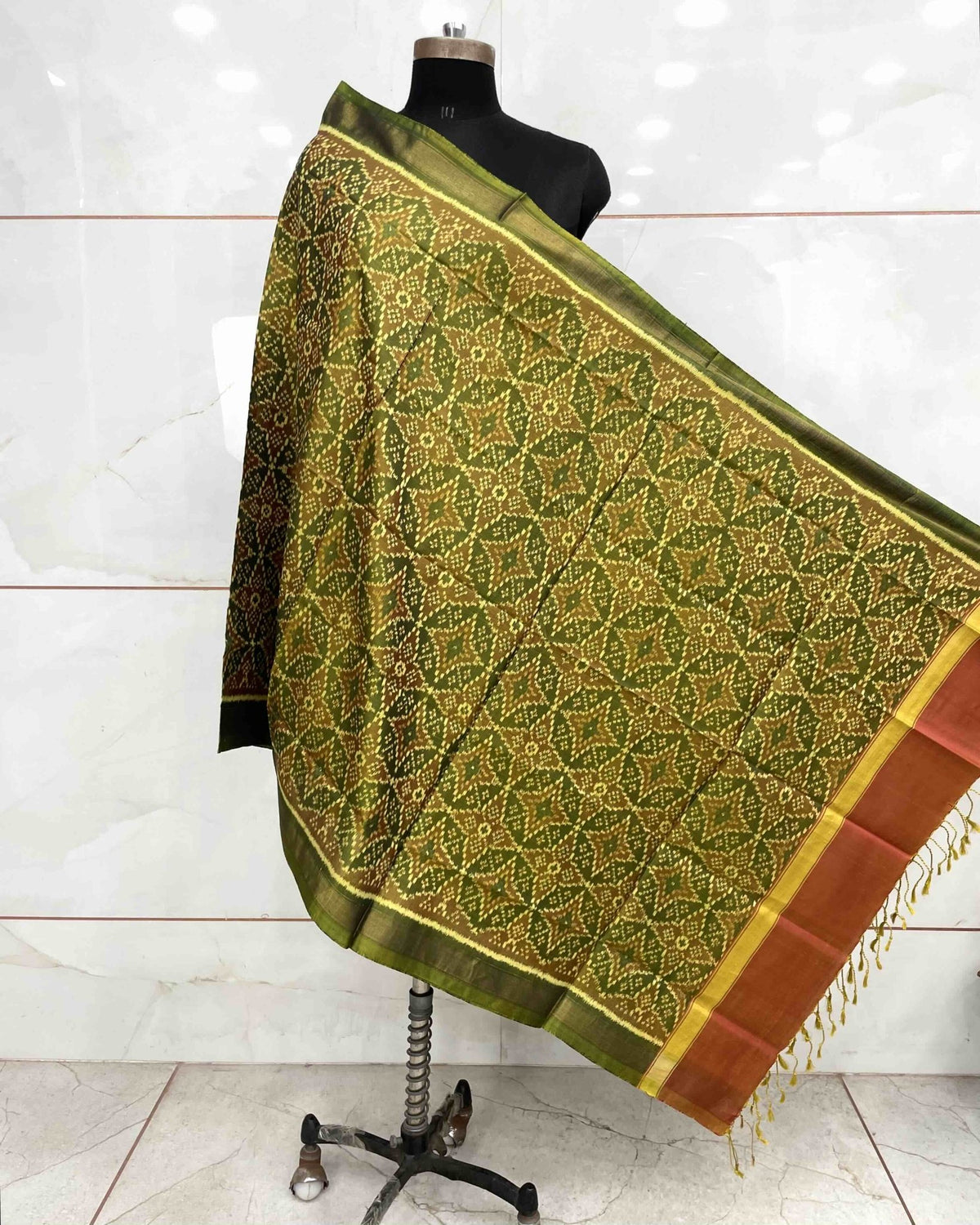 Mehendi Solsitara Design Patola Dupatta - SindhoiPatolaArt