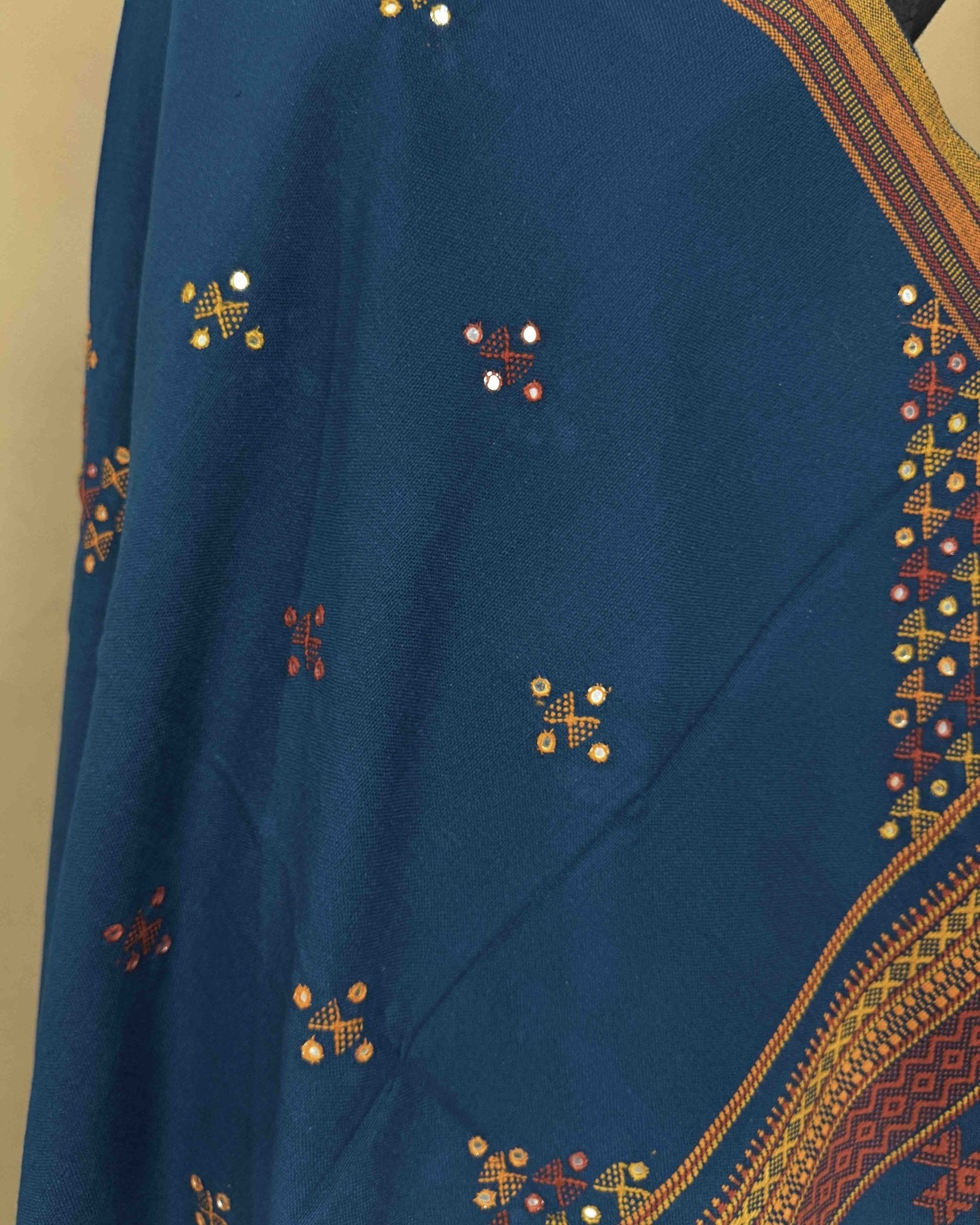 Mor Peach Blue Butta Mirror & Corner Mirror Kutchi Woolen Shawl - SindhoiPatolaArt