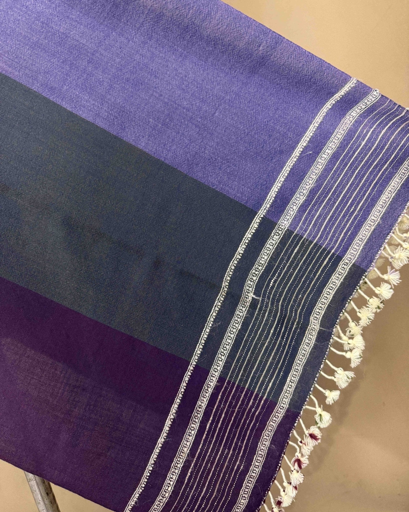Multicolour 3 Patta Kutchi Woolen Stole - SindhoiPatolaArt