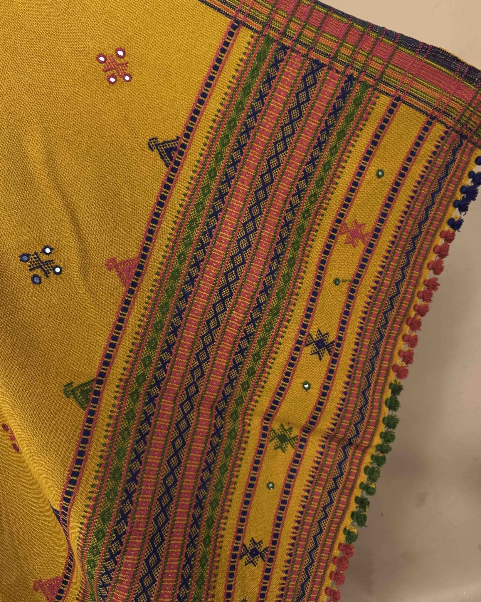 Mustard Yellow Chomukh Mirror Kutchi Woolen Shawl - SindhoiPatolaArt