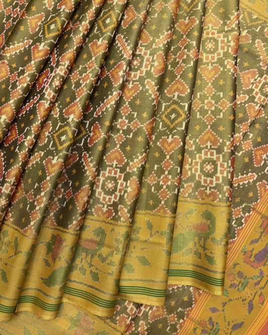 Mustard Yellow Mendi Green Manekchowk Semi Double Ikat Patola Saree - SindhoiPatolaArt
