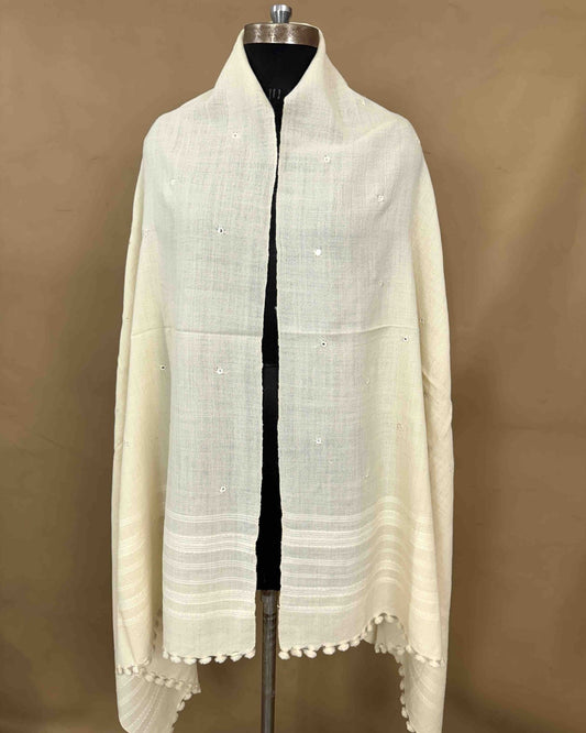 Off White Self Mirror Bhagido Chedo Kutchi Woolen Shawl - SindhoiPatolaArt