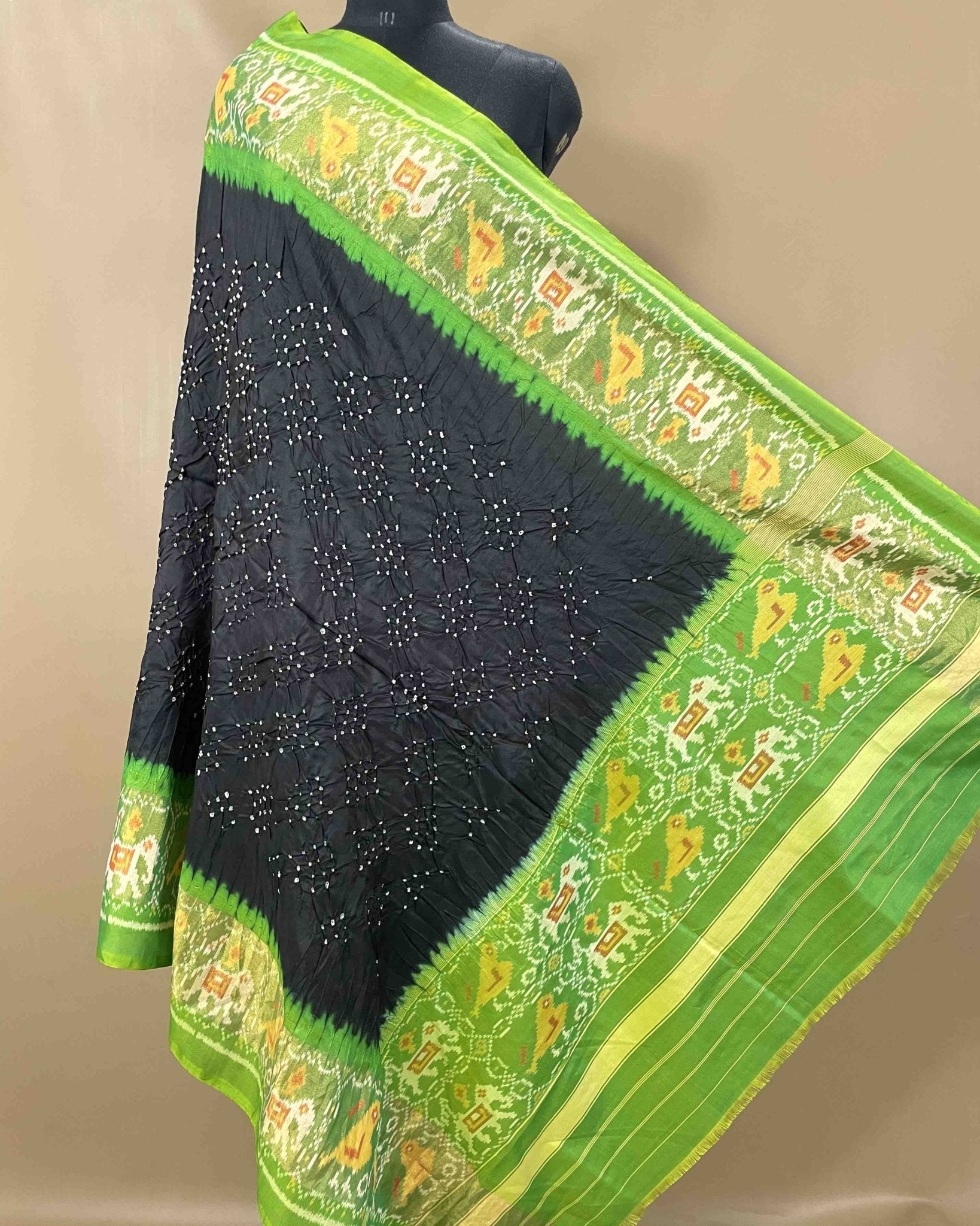 Parrot Green & Black Bandhani Patola Dupatta - SindhoiPatolaArt