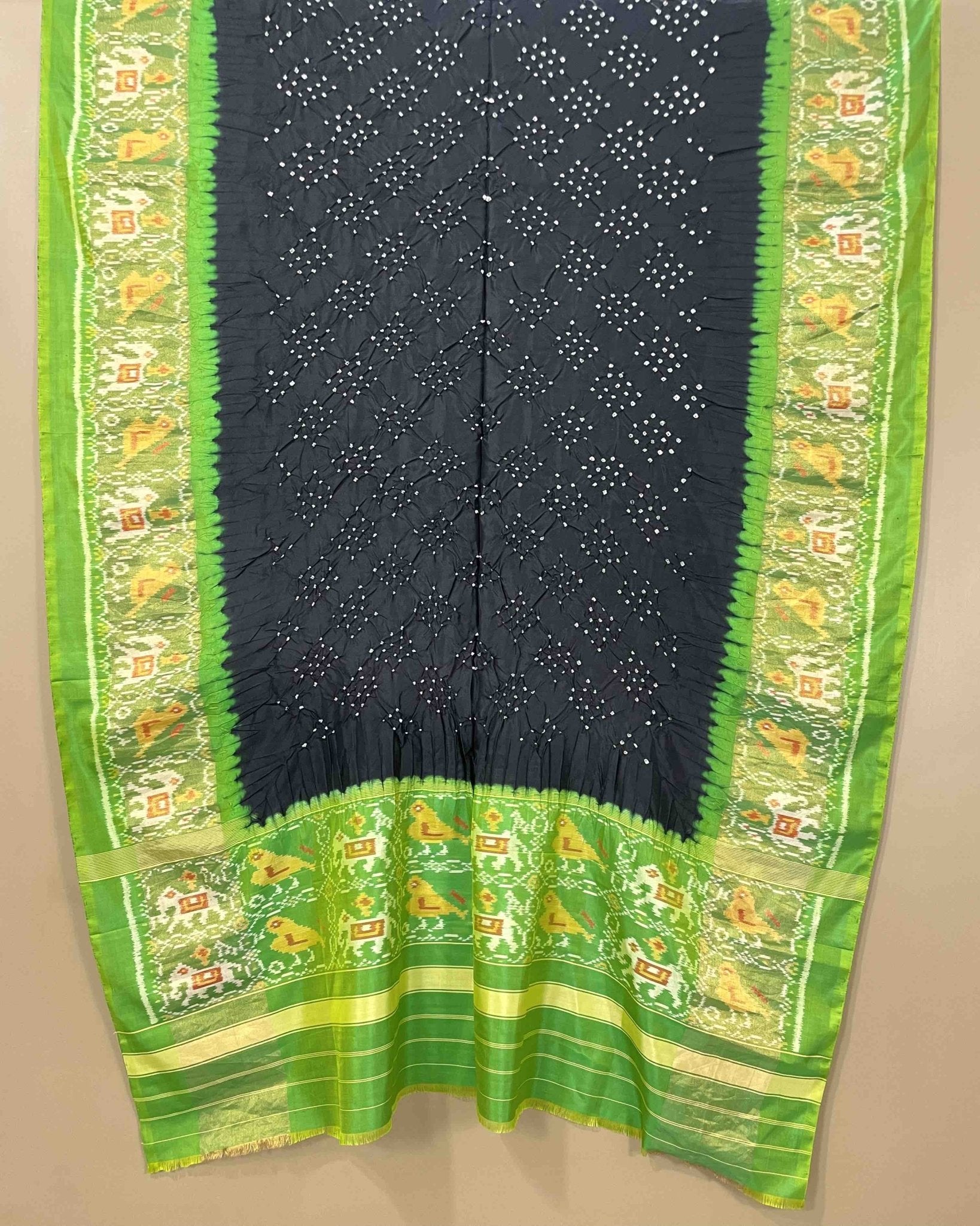 Parrot Green & Black Bandhani Patola Dupatta - SindhoiPatolaArt