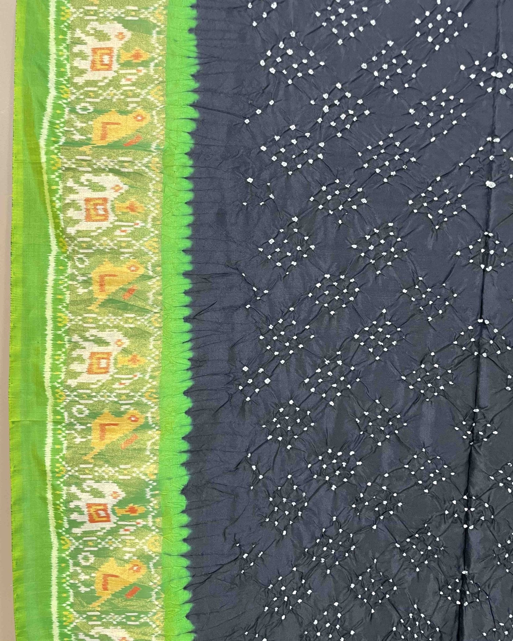 Parrot Green & Black Bandhani Patola Dupatta - SindhoiPatolaArt