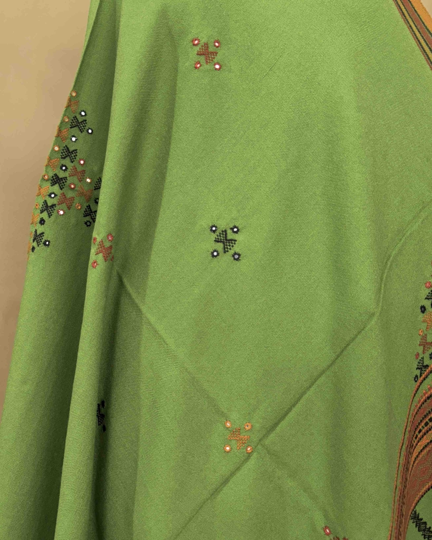 Parrot Green Butta Mirror & Corner Mirror Kutchi Woolen Shawl - SindhoiPatolaArt