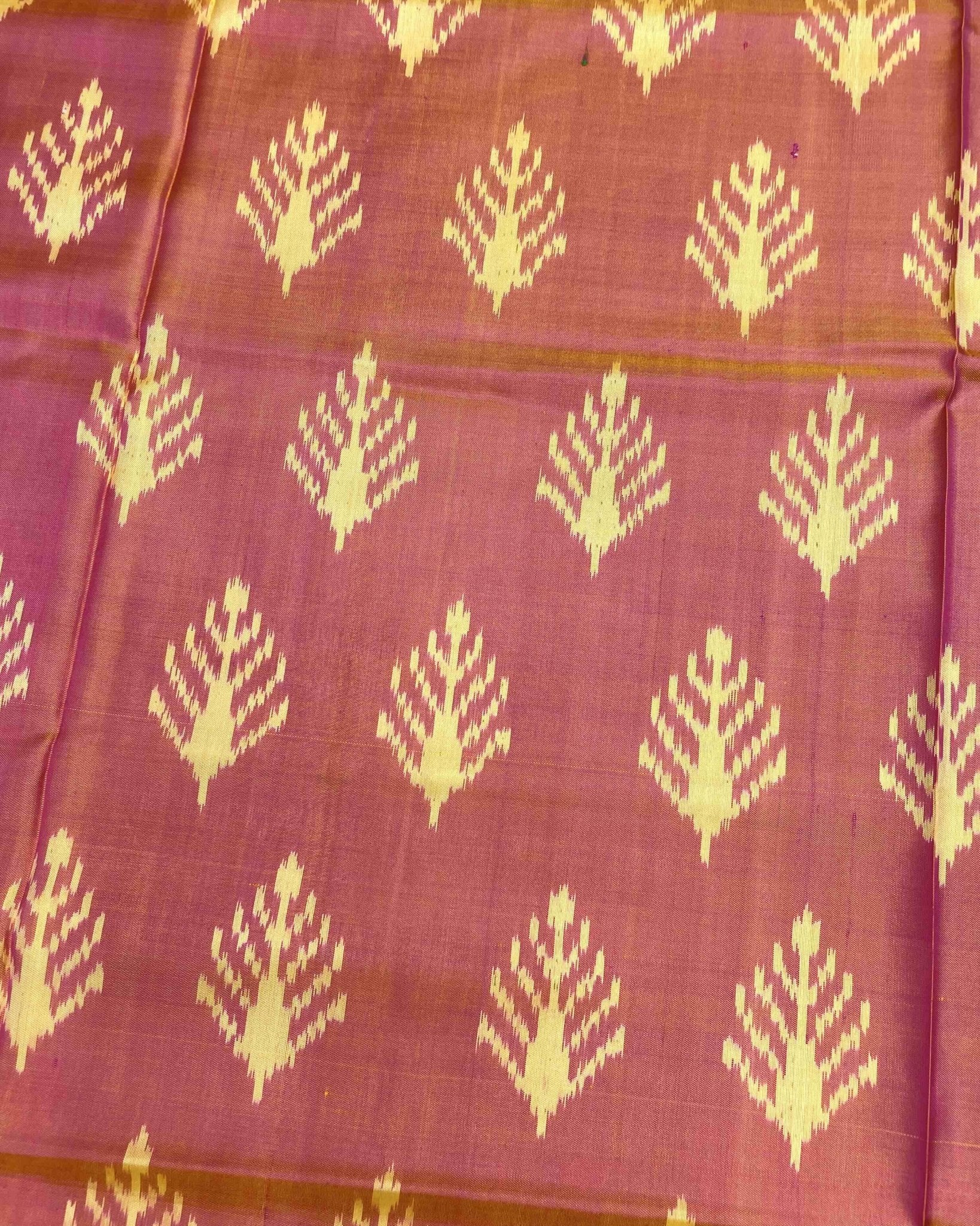Parrot Green & Peack Pink Fancy Leaves Patola Saree - SindhoiPatolaArt