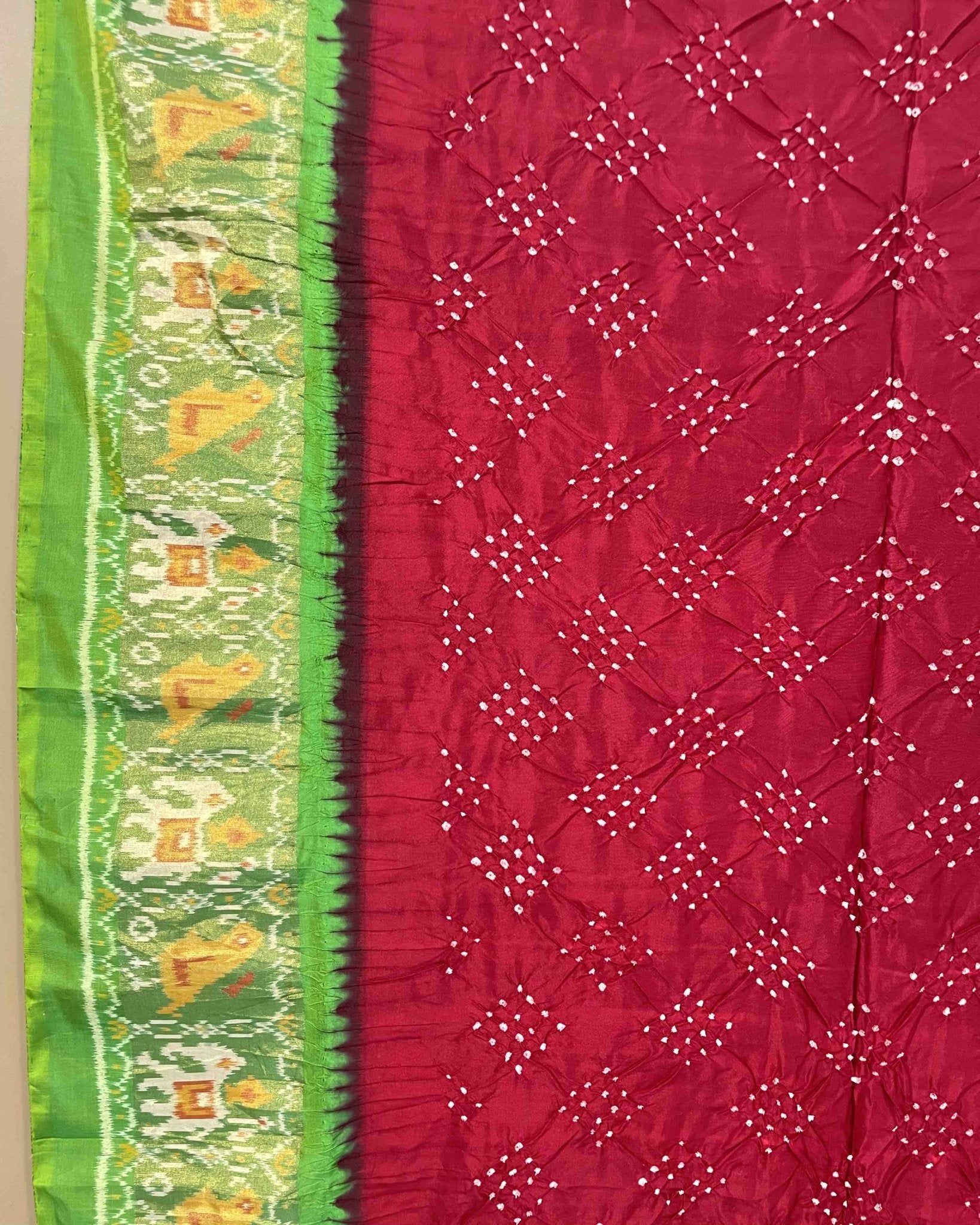 Parrot Green & Red Bandhani Patola Dupatta - SindhoiPatolaArt
