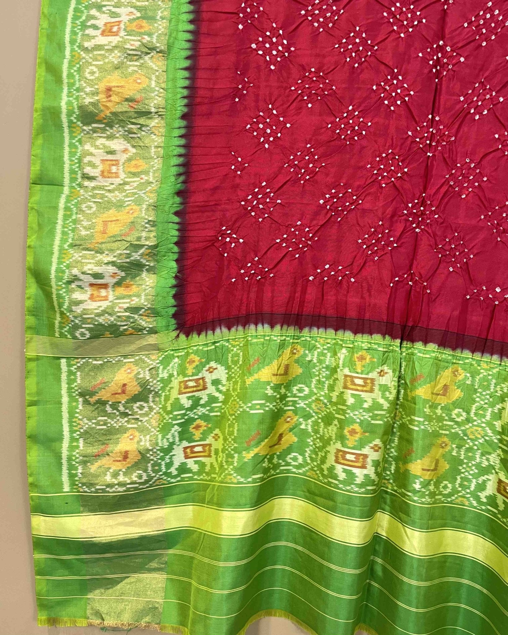Parrot Green & Red Bandhani Patola Dupatta - SindhoiPatolaArt