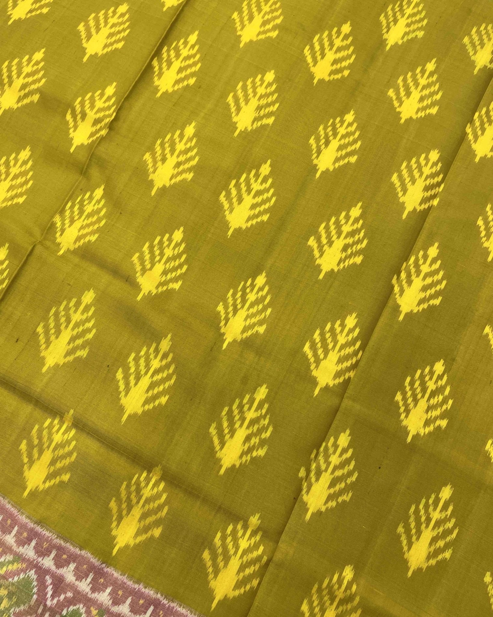 Peach & Mehendi Fancy Leaves Patola Saree - SindhoiPatolaArt