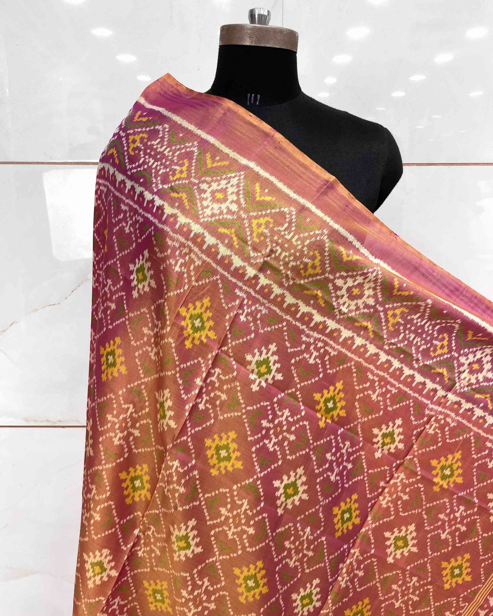 Peach Pink Panchanda Patola Dupatta - SindhoiPatolaArt