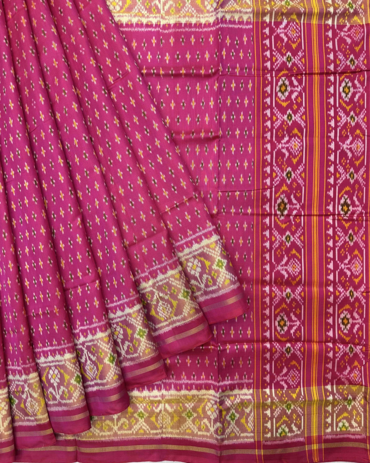 Pink Booty Patola Saree - SindhoiPatolaArt