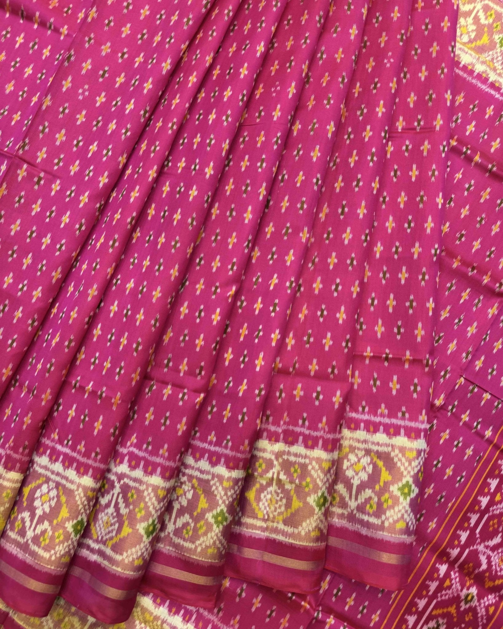 Pink Booty Patola Saree - SindhoiPatolaArt