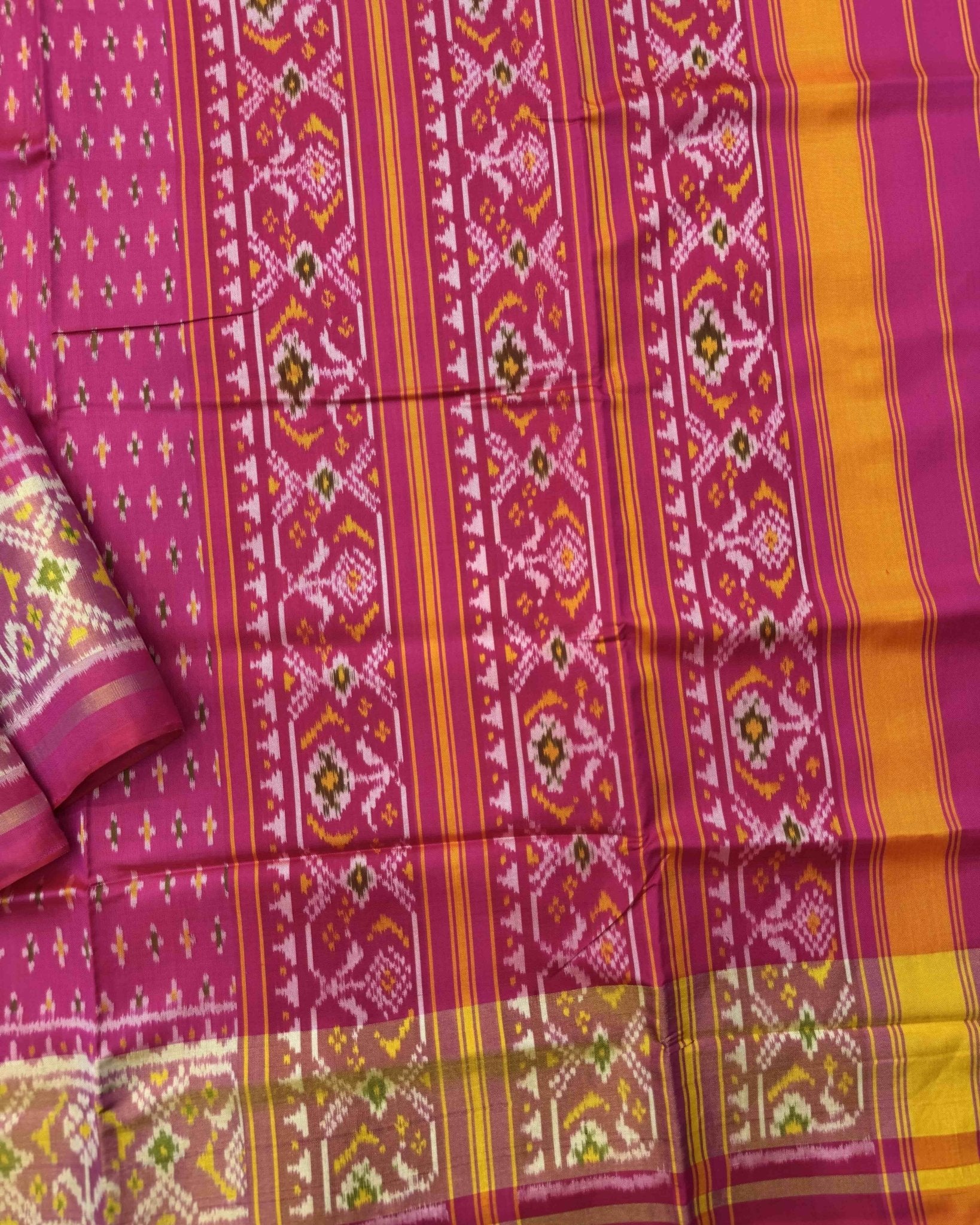 Pink Booty Patola Saree - SindhoiPatolaArt