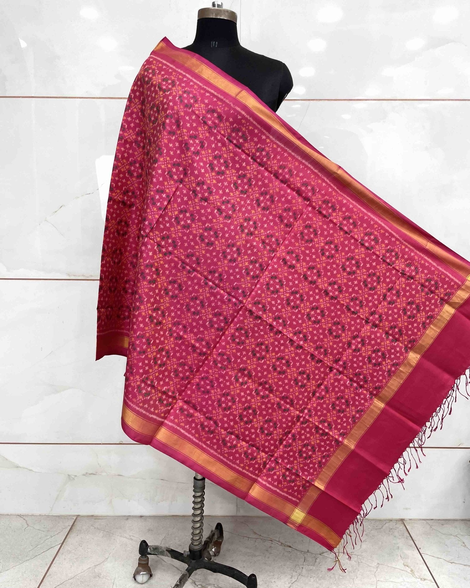Pink Buttoful Design Patola Dupatta - SindhoiPatolaArt